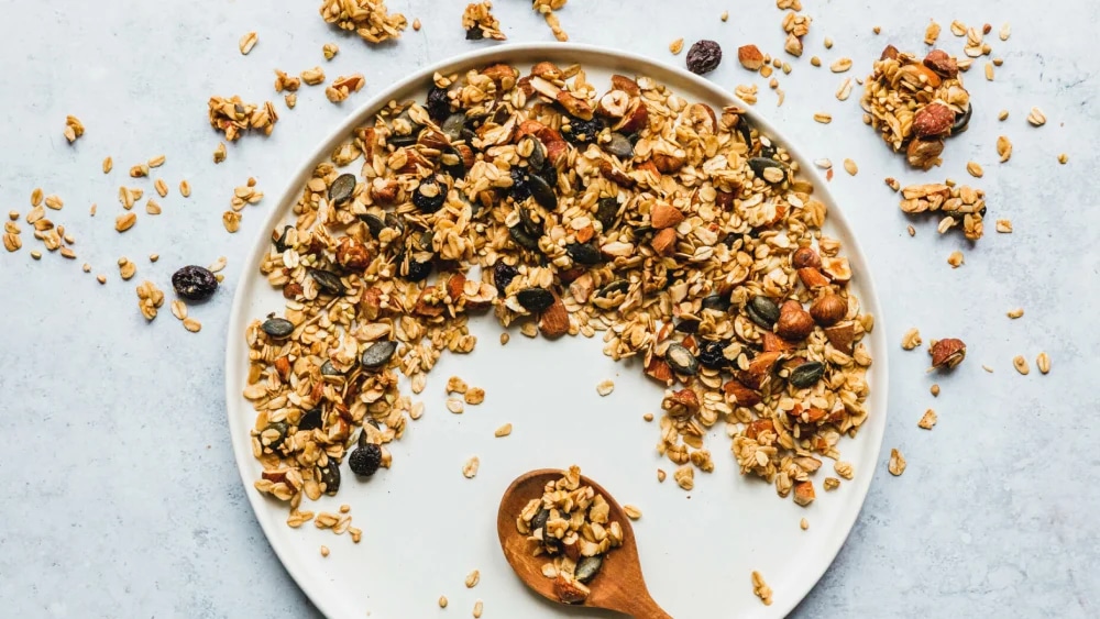 cach-lam-granola-bang-noi-chien-khong-dau-article-1