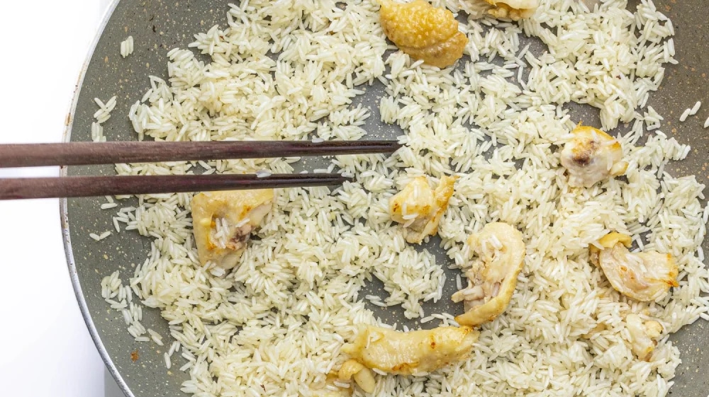 cach-nau-chao-ga-thom-ngon-boi-bo-suc-khoe-article-4