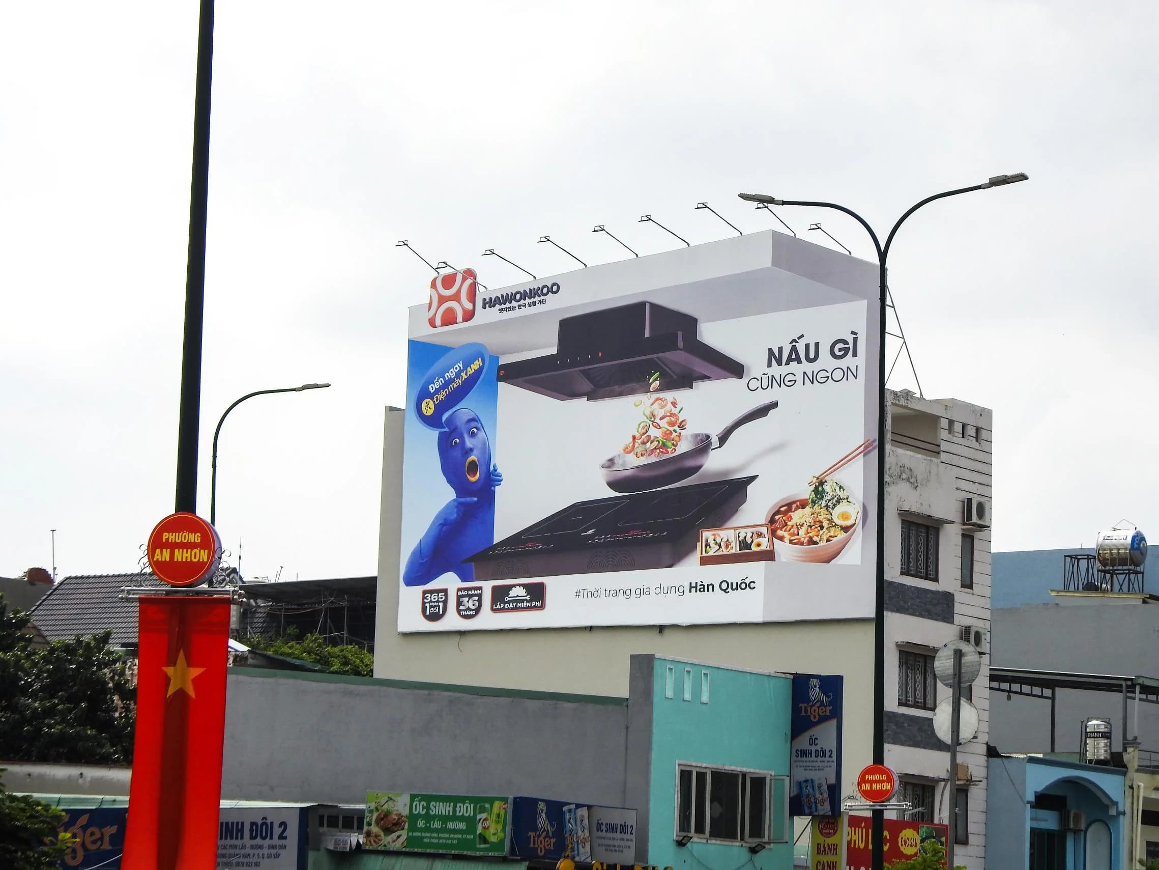 Billboard Hawonkoo × Điện Máy Xanh ban ngày tại Gò Vấp – 42 Dương Quảng Hàm, TP.HCM