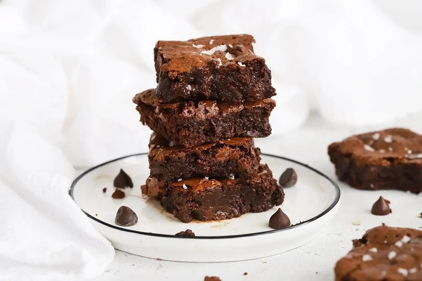 2-cach-lam-banh-brownie-bang-noi-chien-khong-dau-sieu-ngon-article-1