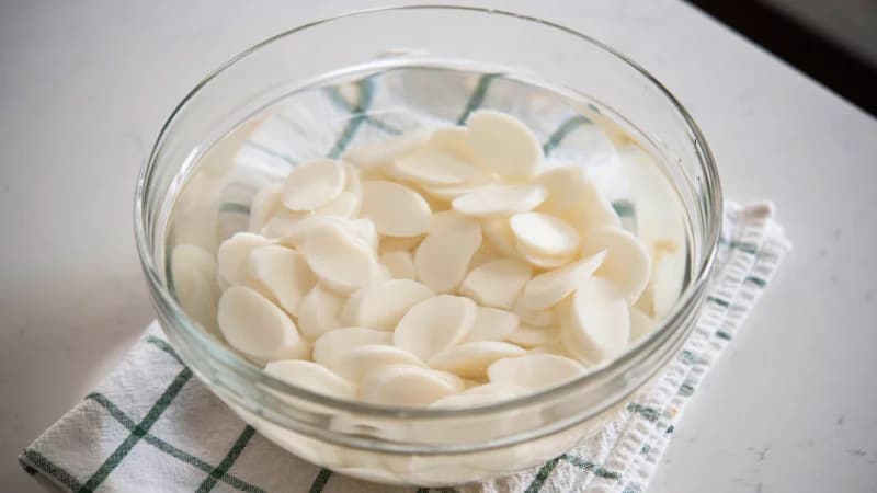 bi-quyet-nau-canh-banh-gao-han-quoc-tteokguk-ngon-tuyet-cu-meo-article-2