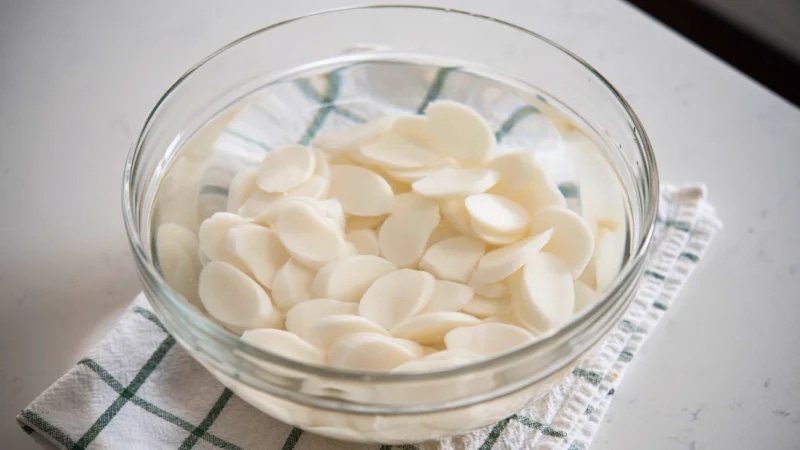 bi-quyet-nau-canh-banh-gao-han-quoc-tteokguk-ngon-tuyet-cu-meo-article-2