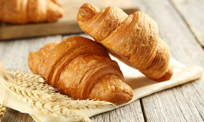 cach-lam-banh-croissant-bang-noi-chien-khong-dau-chi-tiet-nhat-article-1
