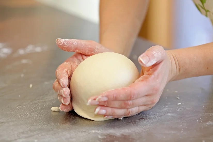 cach-lam-banh-croissant-bang-noi-chien-khong-dau-chi-tiet-nhat-article-2