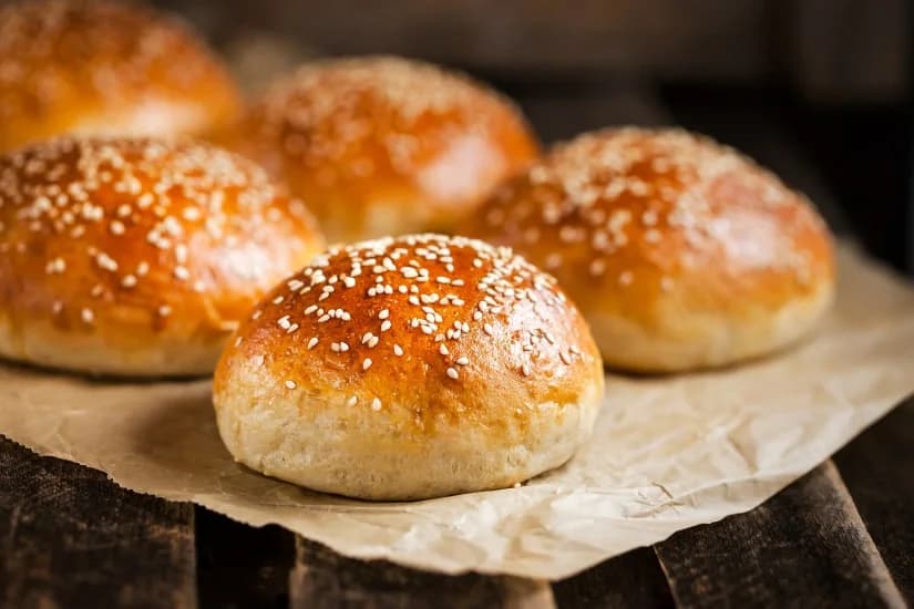 cach-lam-banh-hamburger-bang-noi-chien-khong-dau-don-gian-article-2
