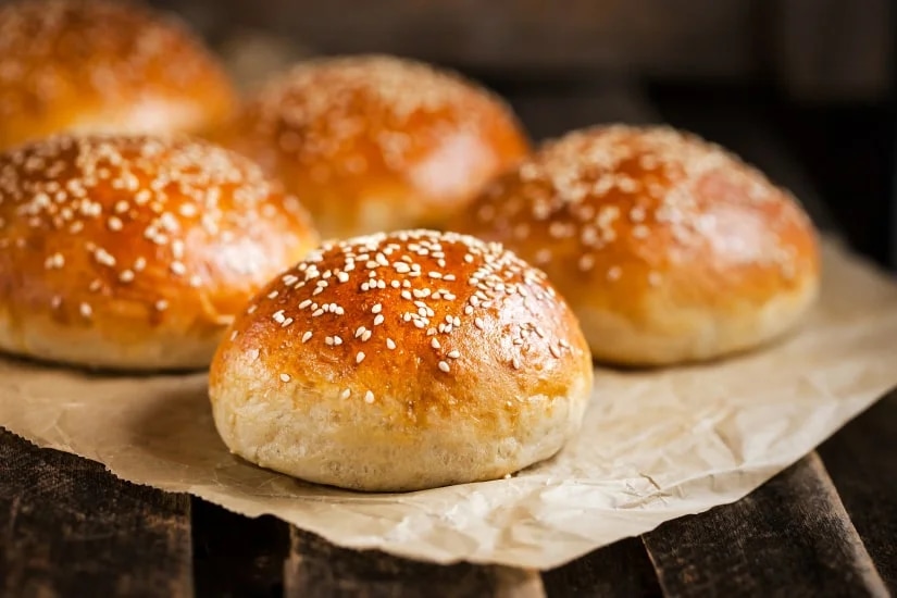 cach-lam-banh-hamburger-bang-noi-chien-khong-dau-don-gian-article-2