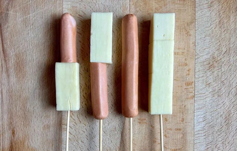cach-lam-banh-hotdog-xuc-xich-pho-mai-bang-noi-chien-khong-dau-article-2