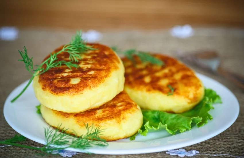 cach-lam-banh-khoai-tay-bang-noi-chien-khong-dau-article-4