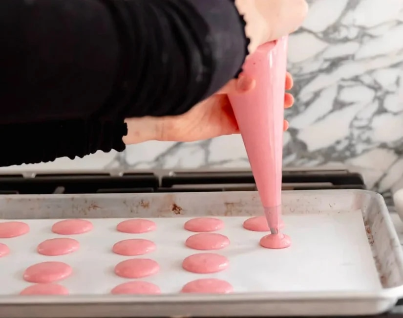 cach-lam-banh-macaron-bang-noi-chien-khong-dau-don-gian-article-5