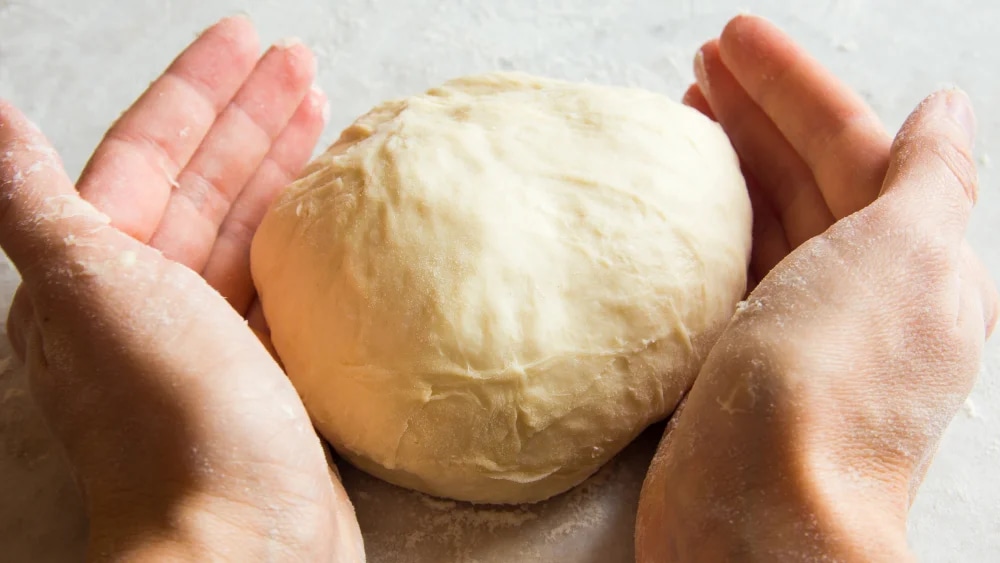 cach-lam-banh-mi-bo-toi-bang-noi-chien-khong-dau-article-1