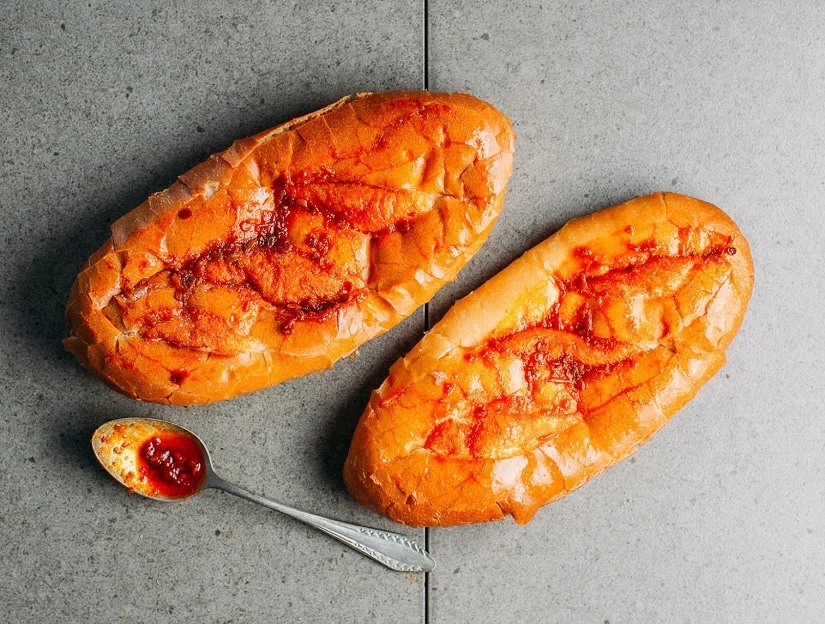 cach-lam-banh-mi-nuong-muoi-ot-bang-noi-chien-khong-dau-article-2