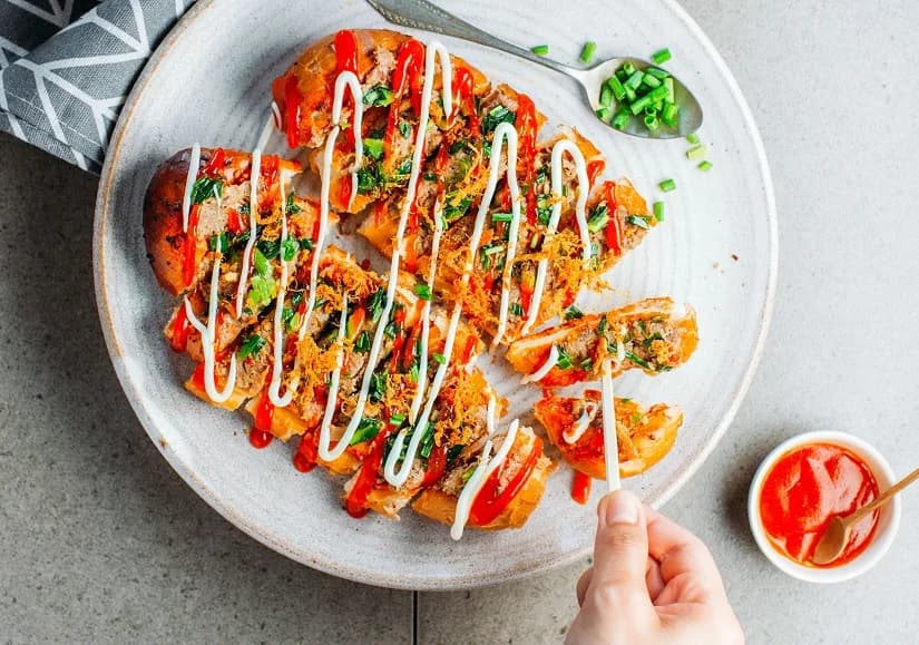 cach-lam-banh-mi-nuong-muoi-ot-bang-noi-chien-khong-dau-article-3