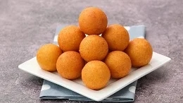 cach-lam-banh-nhan-bang-noi-chien-khong-dau-gion-rum-1