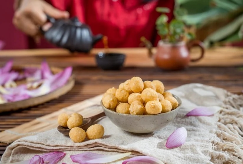 cach-lam-banh-nhan-bang-noi-chien-khong-dau-gion-rum-article-1