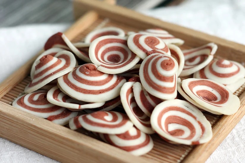cach-lam-banh-tai-heo-bang-noi-chien-khong-dau-gion-rum-article-1