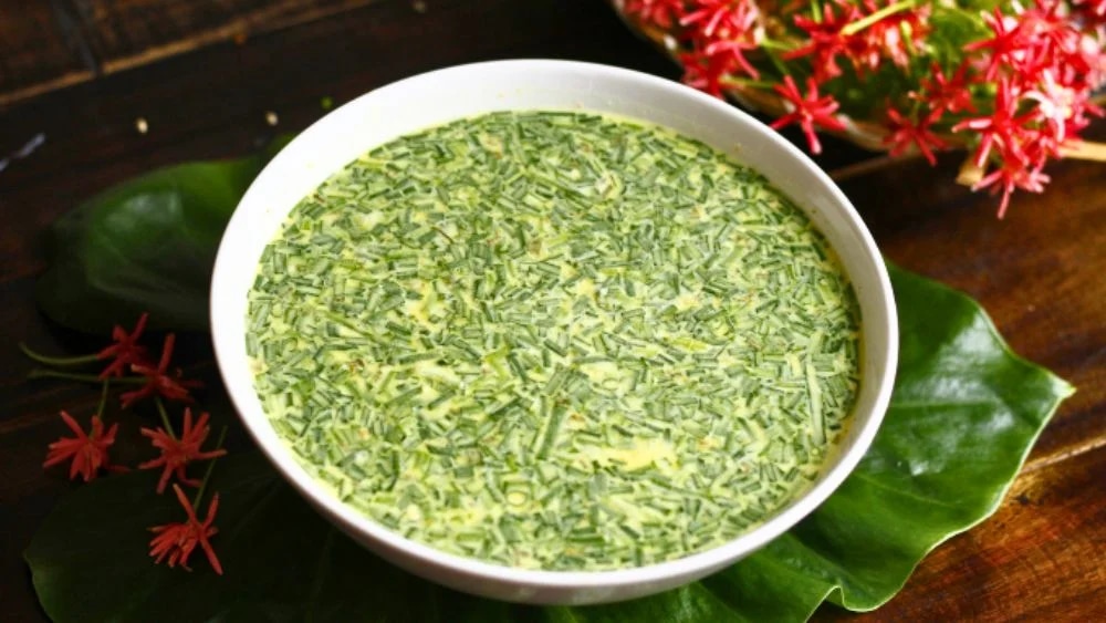 cach-lam-banh-xeo-bang-noi-chien-khong-dau-gion-rum-article-1