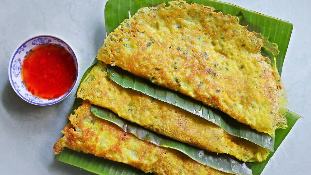 cach-lam-banh-xeo-bang-noi-chien-khong-dau-gion-rum-article-8