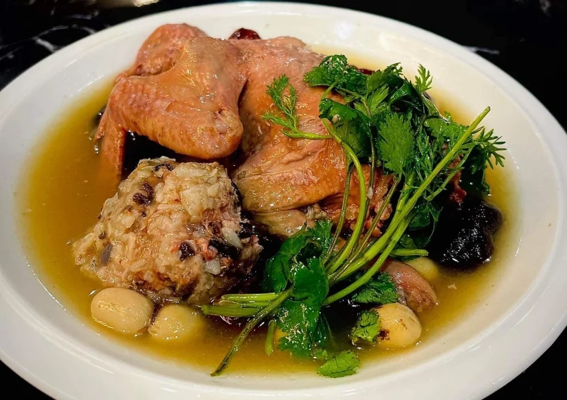cach-lam-bo-cau-ham-hat-sen-thom-ngon-va-bo-duong-1