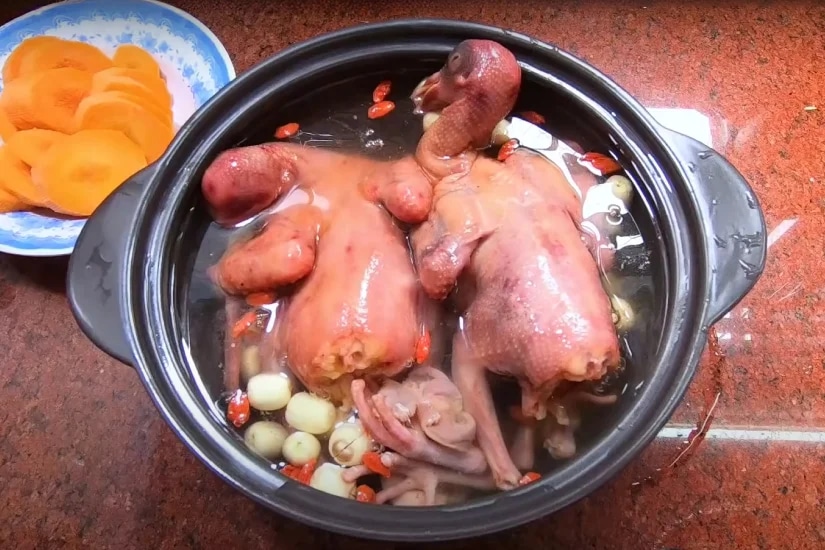 cach-lam-bo-cau-ham-hat-sen-thom-ngon-va-bo-duong-article-3