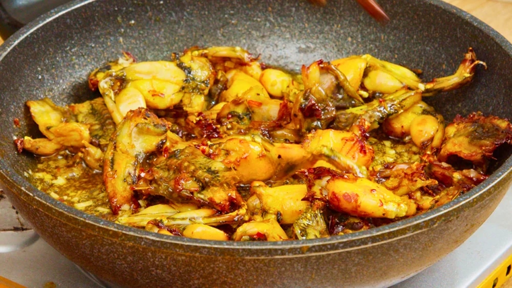 cach-lam-ech-chien-nuoc-mam-thom-ngon-dam-da-cuc-hao-com-article-5