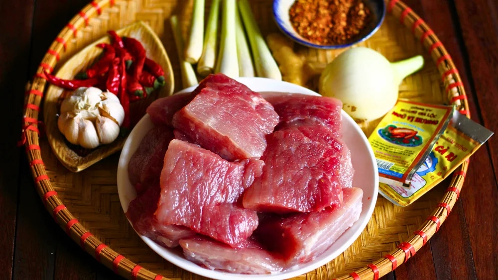 cach-lam-heo-kho-chay-toi-bang-noi-chien-khong-dau-don-gian-chuan-vi-article-1