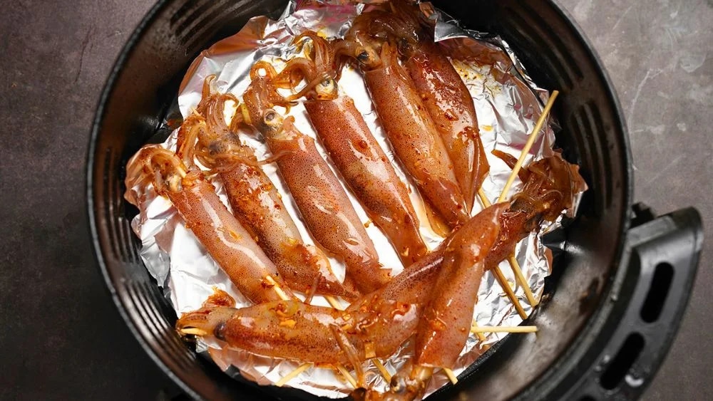 cach-lam-muc-nuong-sa-te-bang-noi-chien-khong-dau-article-4
