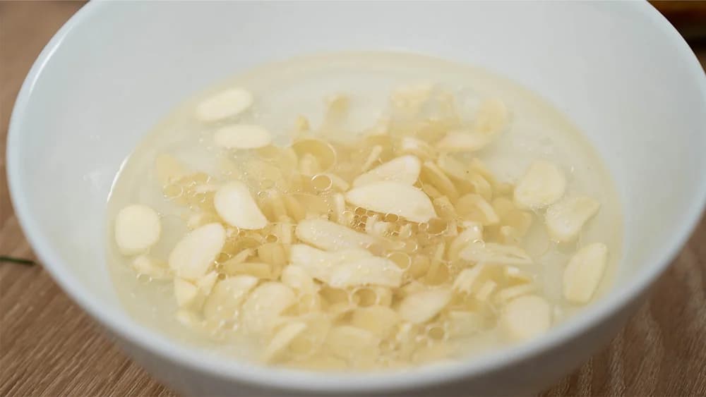 cach-lam-ngan-chay-toi-bang-noi-chien-khong-dau-article-4