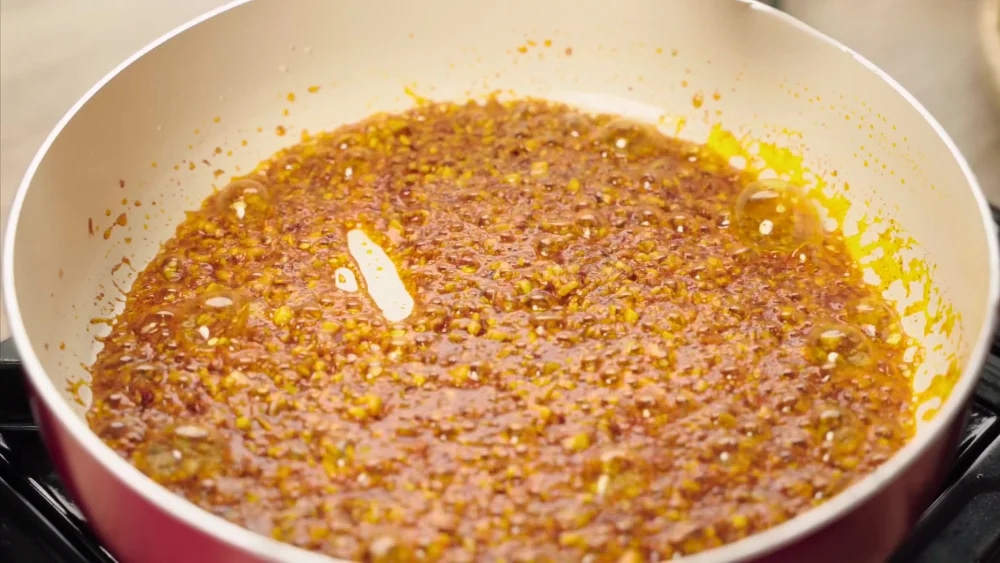 cach-nau-bun-bo-hue-thom-ngon-chuan-vi-tai-nha-cuc-don-gian-article-5