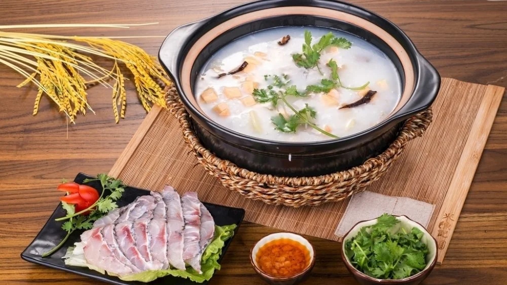 cach-nau-chao-ca-chep-khong-tanh-bo-duong-cho-me-bau-article-1