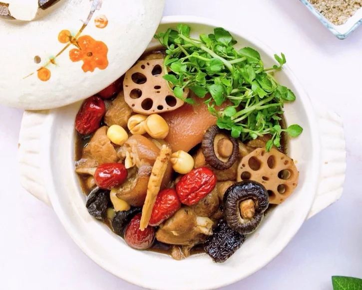 cach-nau-duoi-bo-ham-thuoc-bac-thom-ngon-bo-duong-1