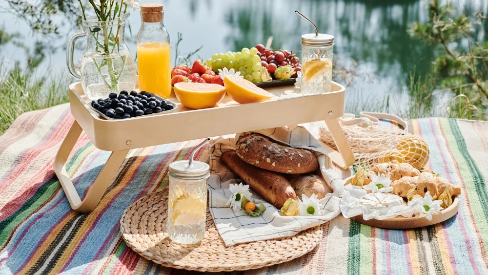 di-picnic-an-gi-goi-y-15-mon-an-tien-loi-cho-buoi-cam-trai-1