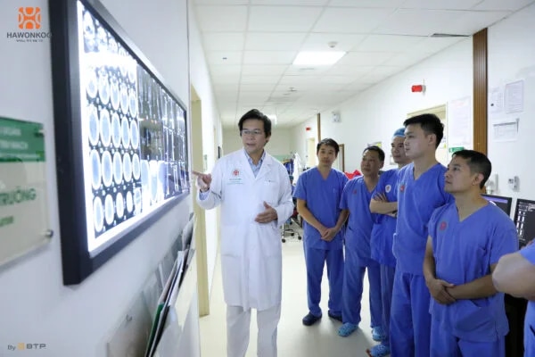 hawonkoo-tang-qua-tri-an-can-bo-y-te-khoa-chan-doan-amp-can-thiep-tim-mach-article-4
