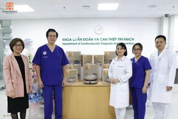 hawonkoo-tang-qua-tri-an-can-bo-y-te-khoa-chan-doan-amp-can-thiep-tim-mach-article-6