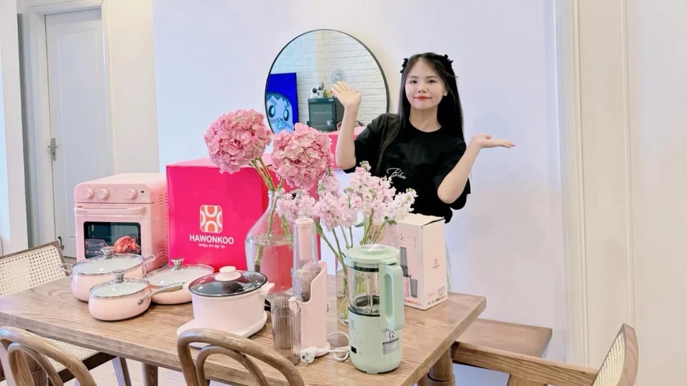 man-nhan-voi-can-bep-lung-linh-phu-day-sac-hong-hawonkoo-article-2