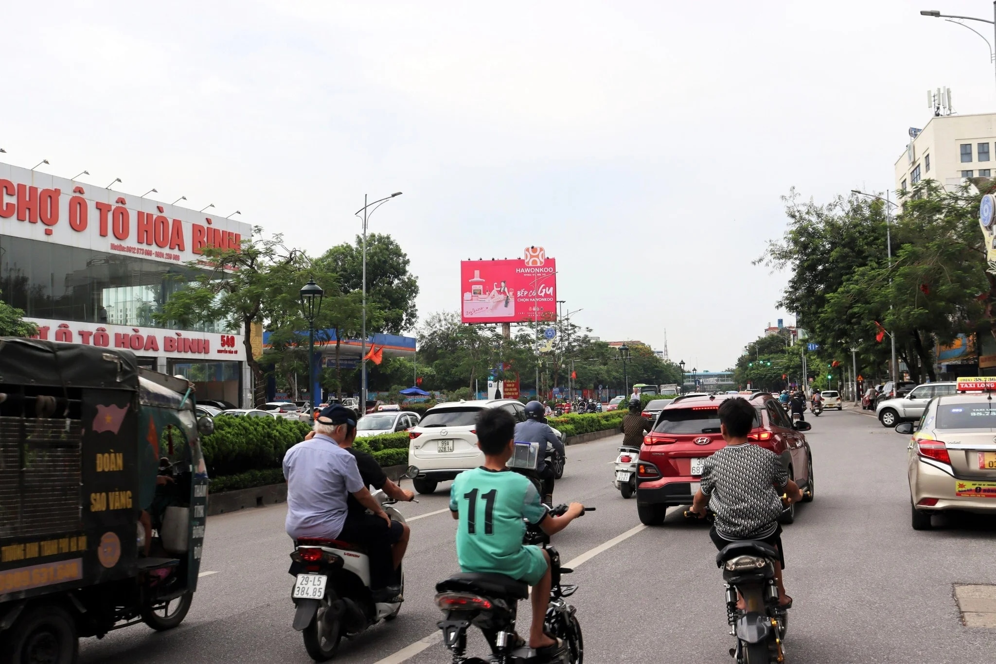 thich-thu-voi-hinh-anh-bep-co-gu-hawonkoo-phu-hong-khap-pho-article-4