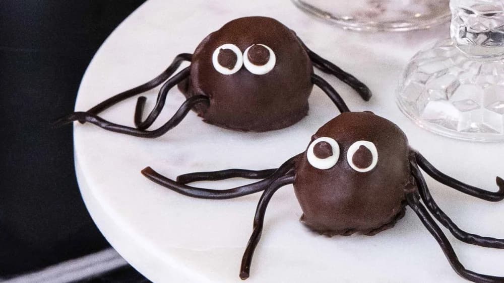 tong-hop-15-mau-banh-kem-amp-banh-quy-cho-ngay-halloween-article-15